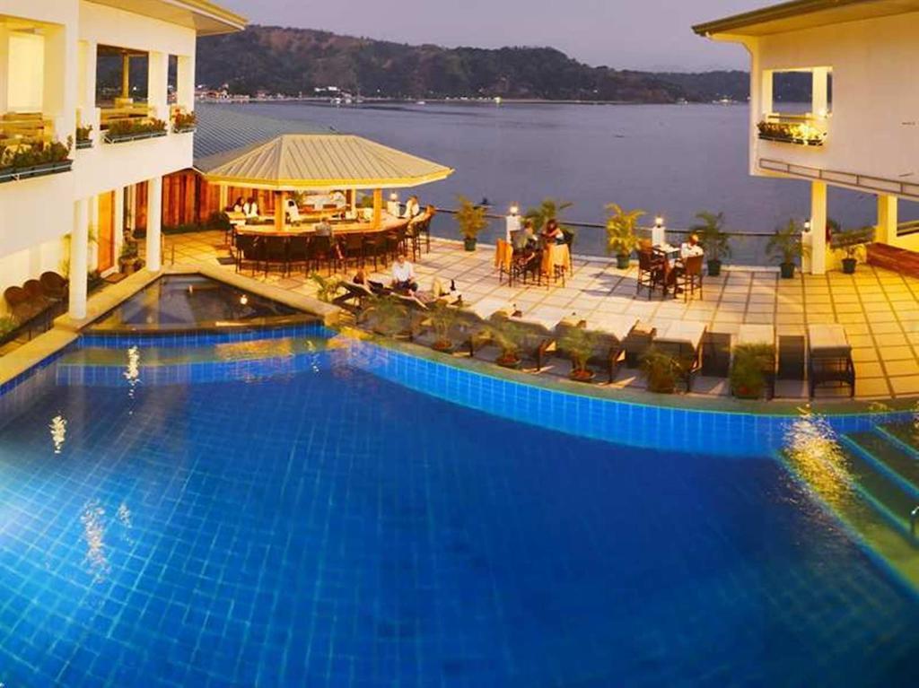 マングローブ リゾート ホテル オロンガポ エクステリア 写真